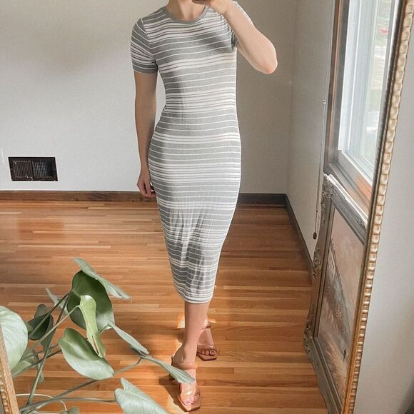 Old Navy Short Sleeve Stripe Midi Dress Size XS - Picture 1 of 8